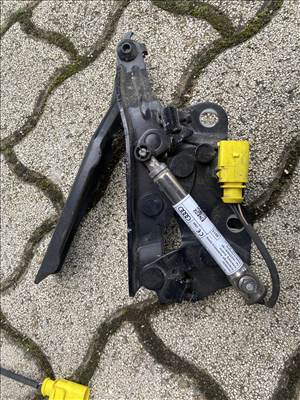 Audi A7 (C8 - 4K) motorháztető zsanér 8v0823302 8v0823823f