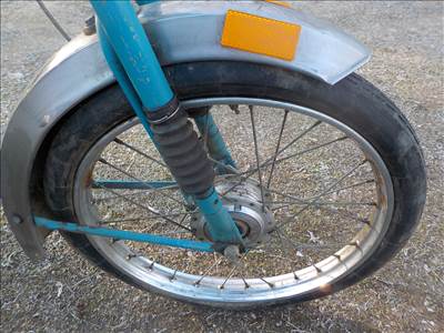 BATAVUS GO-GO 1979-ES ÉVJÁRATÚ KISMOTORRÓL :KOMPLETT ELSŐ-HÁTSÓ KERÉK