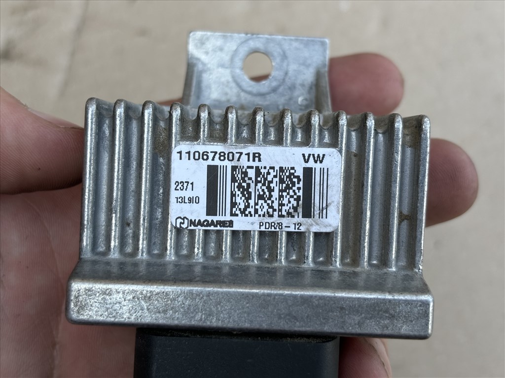 Renault Master III izzító relé  110678071r 4. kép