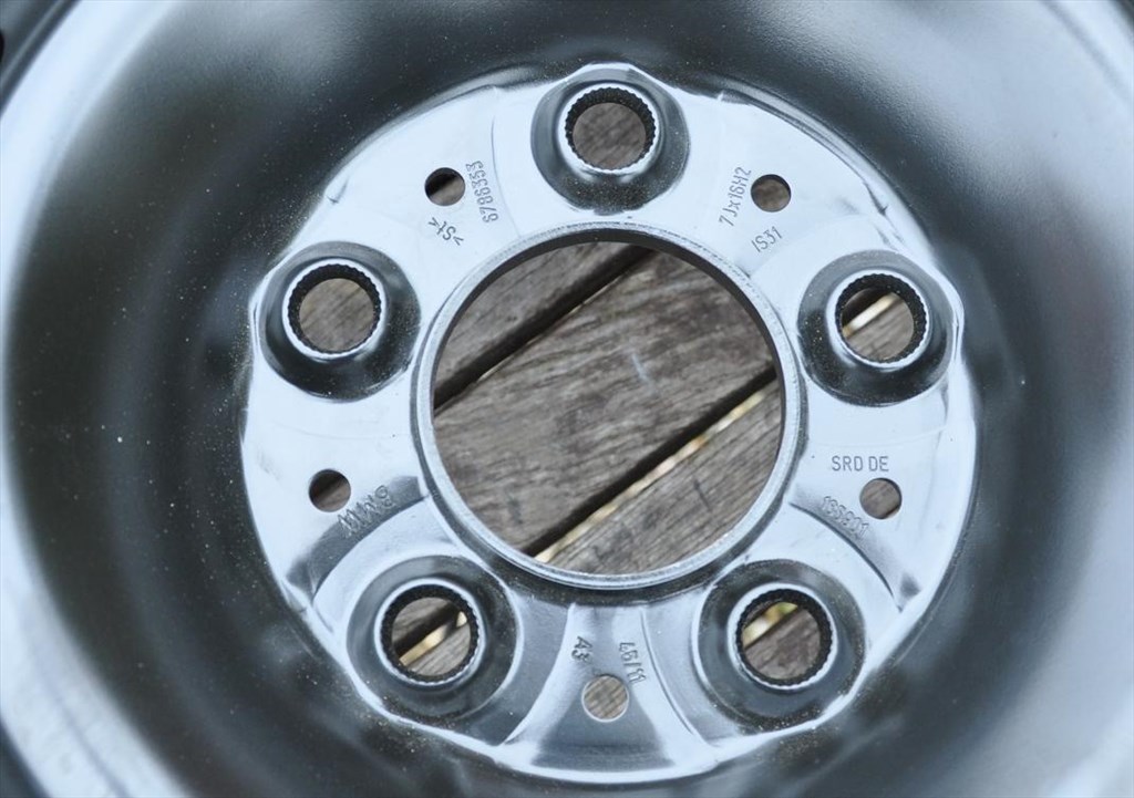 ACÉLFELNI BMW 16 5X120 3 E46 E90 E91 ET31 2. kép