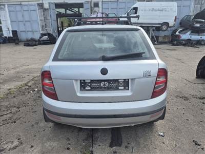 Skoda Fabia I 1.2 CSOMAGTÉR ajtó 