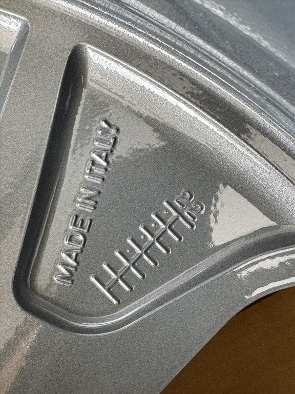 R21 Original audi 8.5J ET30 - 4K8 601 025AH 4K8601025AH 1db alufelni 4. kép