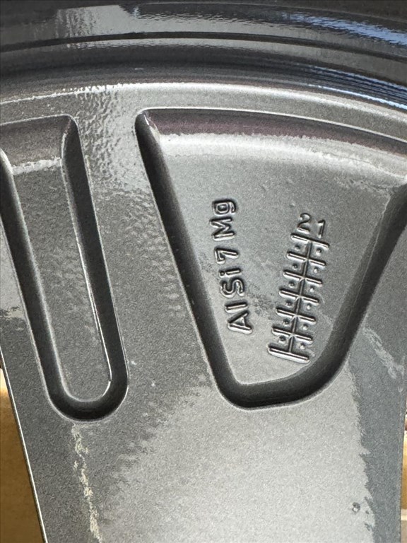 R21 Original audi 8.5J ET30 - 4K8 601 025AH 4K8601025AH 1db alufelni 6. kép