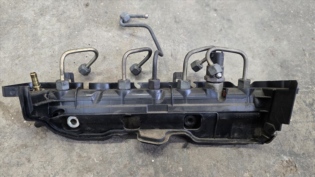 Renault Espace IV 1.9 dCi porlasztó híd 8200330912 1. kép