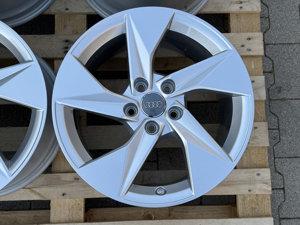 R17 5x112 Original Audi A3 8J ET46 OE 8Y0601025A   gyári  új demo alufelnik felnik 17" 2. kép