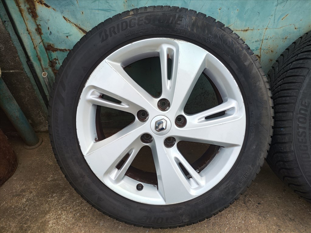 Renault Scénic III 5x114.3 lyukosztású 17" használt alufelni, 205/55 használt négyévszakos gumi 2. kép