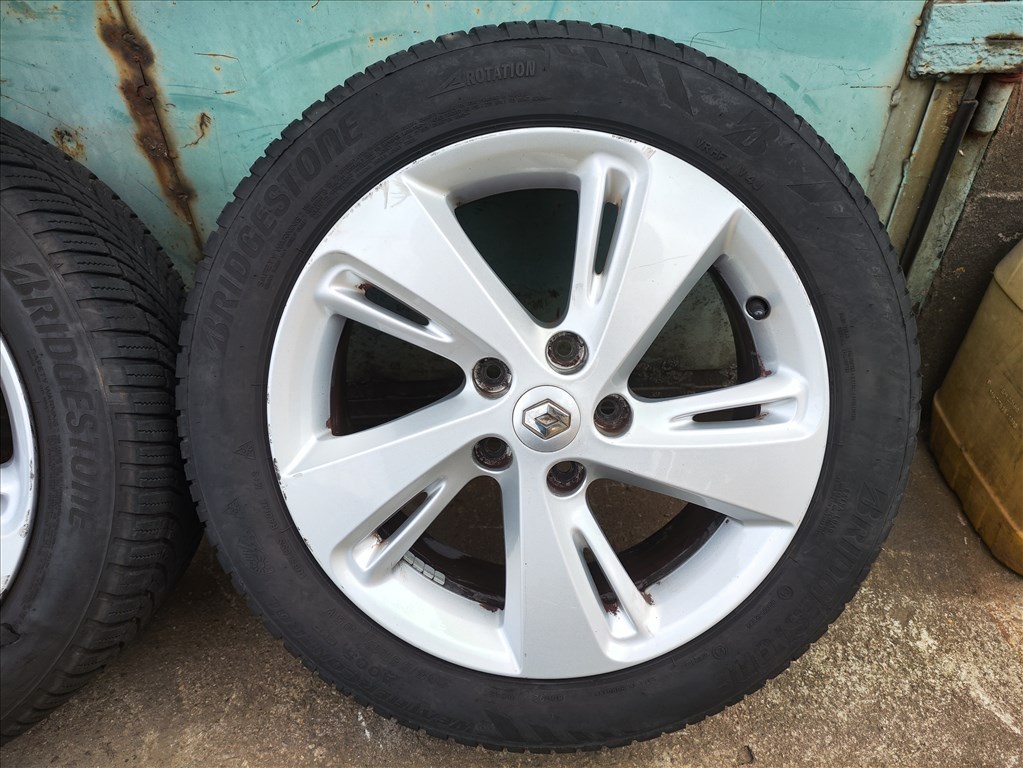 Renault Scénic III 5x114.3 lyukosztású 17" használt alufelni, 205/55 használt négyévszakos gumi 16. kép