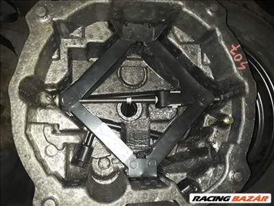 Peugeot 407 Emelő Kerékkulcs 