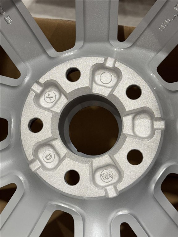 R20 Original Audi 8.5J ET37 - 4K9 601 025B 4K9601025B 3DB ALUFELNI  4. kép