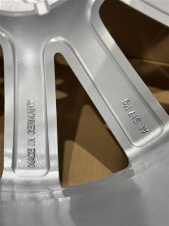 R20 Original Audi 8.5J ET37 - 4K9 601 025B 4K9601025B 3DB ALUFELNI  5. kép