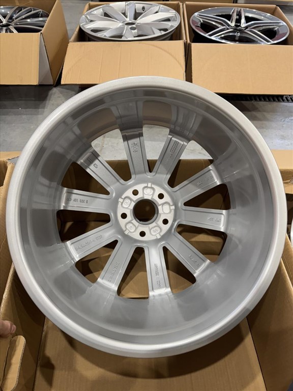 R20 Original Audi 8.5J ET37 - 4K9 601 025B 4K9601025B 3DB ALUFELNI  11. kép