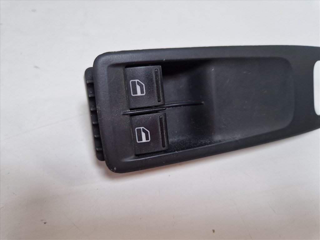 Volkswagen Golf VI bal első ablakemelő kapcsoló (3 ajtóshoz) (17677) 1k3959857a 2. kép