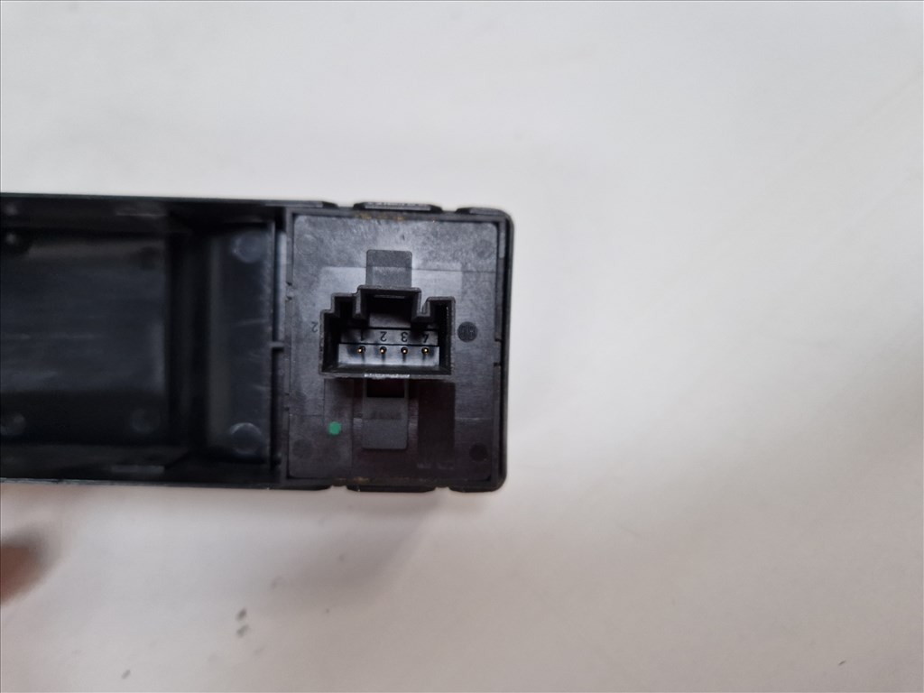 Volkswagen Golf VI bal első ablakemelő kapcsoló (3 ajtóshoz) (17677) 1k3959857a 9. kép