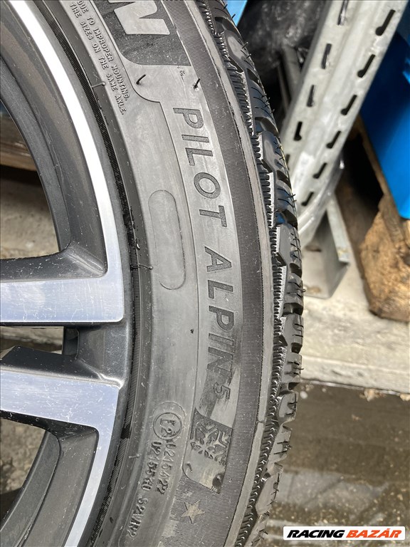  19" újszerű (gyári felni) alufelni, rajta 2db 285/40 és 2db 265/40 újszerű Michelin téli gumi  5. kép