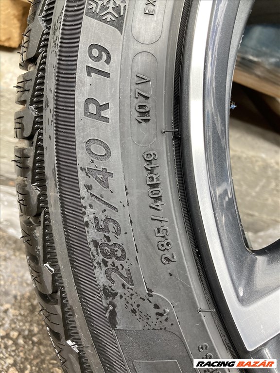  19" újszerű (gyári felni) alufelni, rajta 2db 285/40 és 2db 265/40 újszerű Michelin téli gumi  9. kép