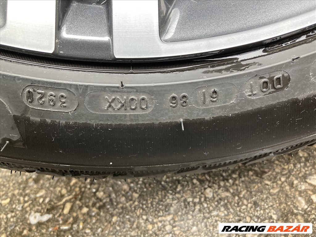  19" újszerű (gyári felni) alufelni, rajta 2db 285/40 és 2db 265/40 újszerű Michelin téli gumi  15. kép