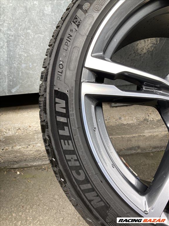  19" újszerű (gyári felni) alufelni, rajta 2db 285/40 és 2db 265/40 újszerű Michelin téli gumi  18. kép