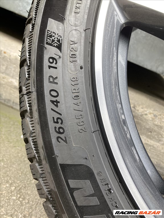  19" újszerű (gyári felni) alufelni, rajta 2db 285/40 és 2db 265/40 újszerű Michelin téli gumi  21. kép