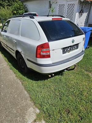 Skoda Octavia II Hátsó lökhárító 