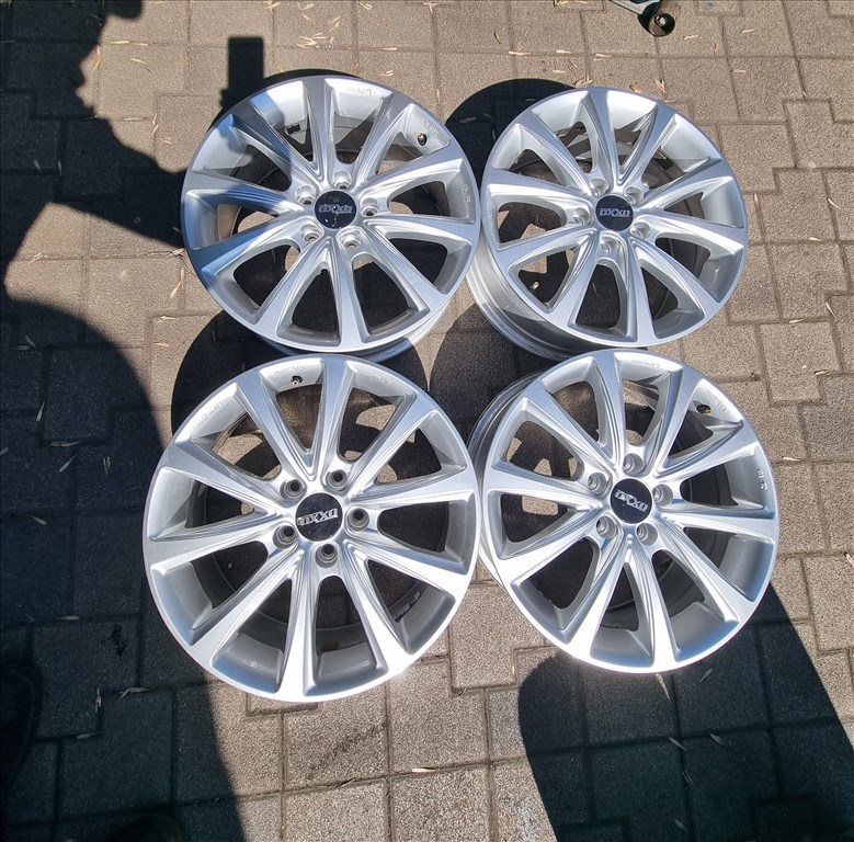 5x112 lyukosztású 6,5J 17" újszerű Oxxo alufelni 1. kép