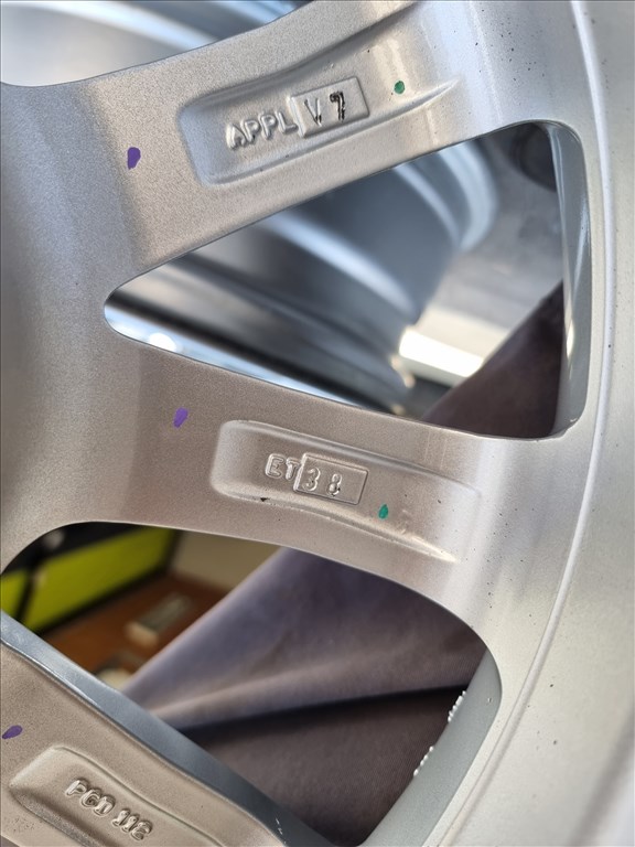  5x112 lyukosztású 6,5J 17" újszerű Oxxo alufelni 4. kép