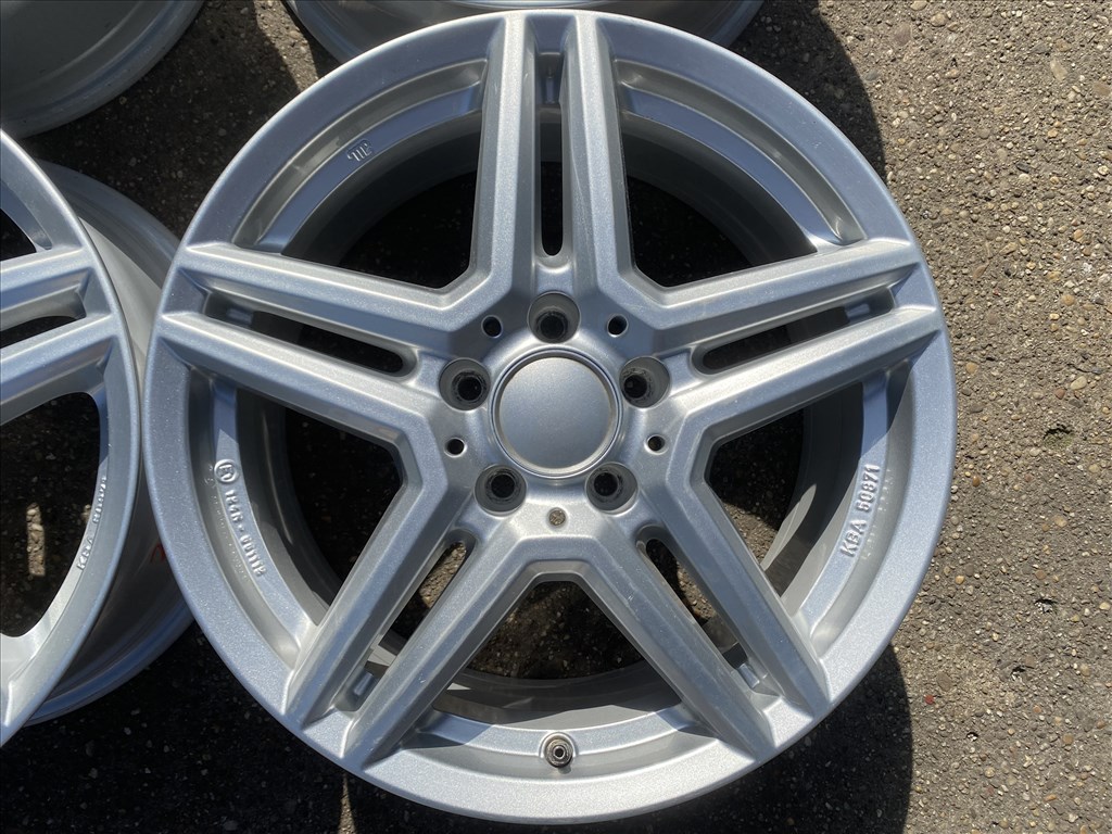 4db Uniwheels 17" Mercedes-Benz alufelni. (3814) 2. kép