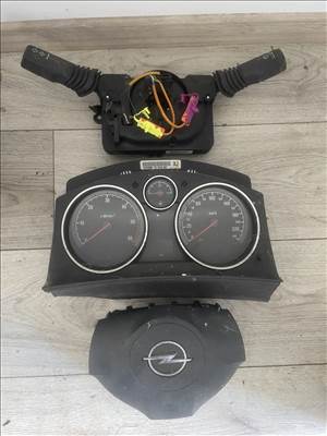 Opel Astra H Astra H Hkormánylégzsák, átvezető műszercsoport, 