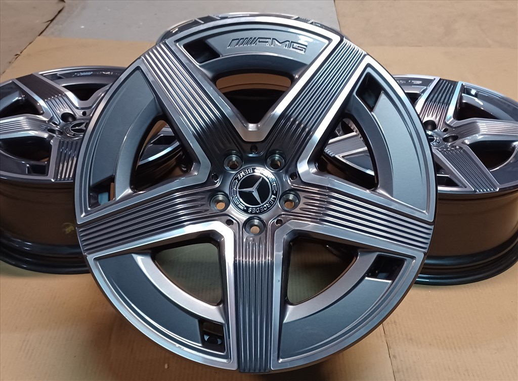  Új! Gyári Mercedes W254 GLC AMG alufelnik 5x112 8-9x19 ET32,5-30 4db 1. kép