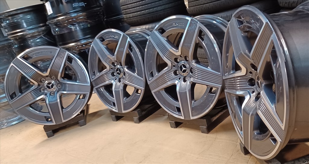  Új! Gyári Mercedes W254 GLC AMG alufelnik 5x112 8-9x19 ET32,5-30 4db 8. kép