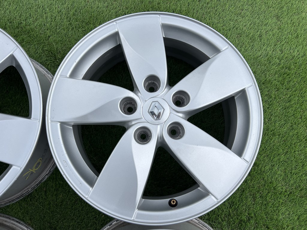 5x114.3 16" Renault gyári alufelni 6,5Jx16h2 ET47 4. kép