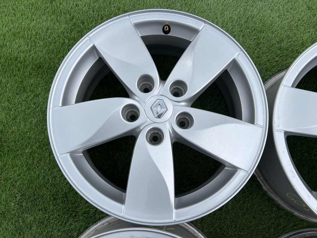 5x114.3 16" Renault gyári alufelni 6,5Jx16h2 ET47 5. kép