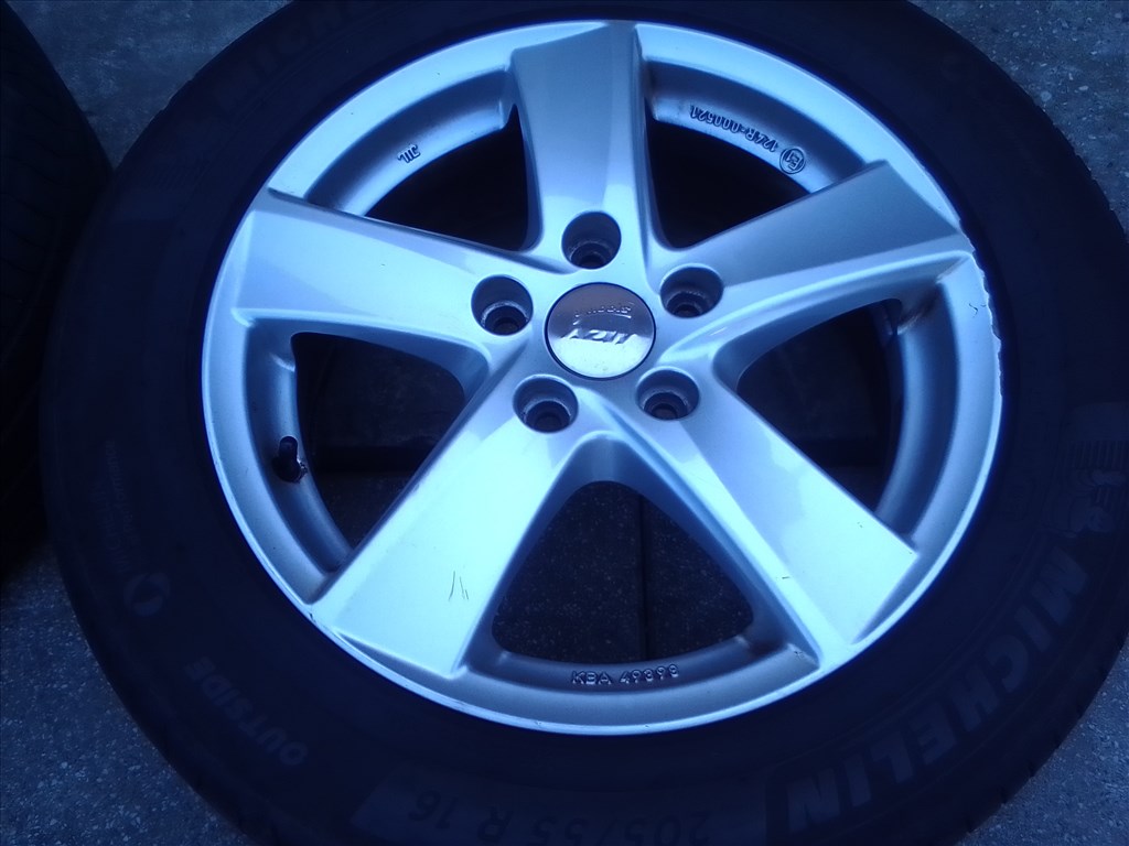 16" VW Golf VII alufelni rajta 205/55 Michelin Primacy4 S2 nyári gumi  3. kép