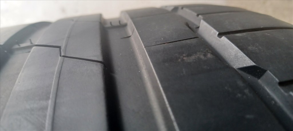 Hankook Ventus S1 Evo3 MO 285/40 R19 nyári gumik 2db 5. kép