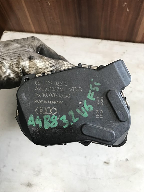 Audi A4 (B8 - 8K) 3,2 V6 FSI - fojtószelep 06e133062c 2. kép