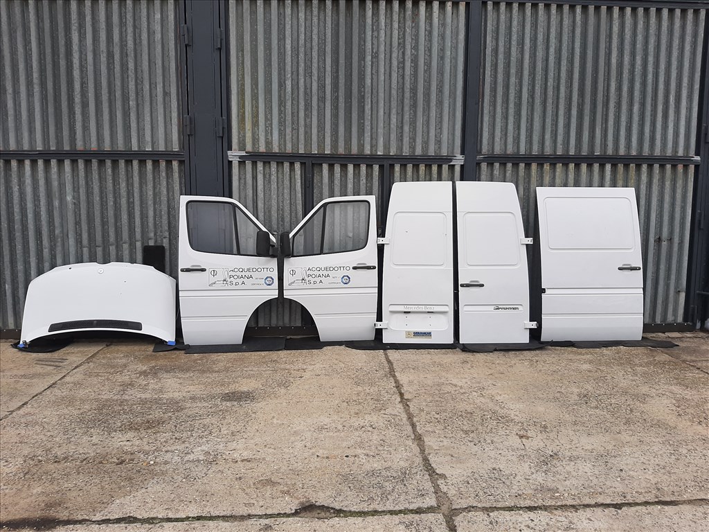 Mercedes Sprinter (W901) bontott alkatrészei 3. kép