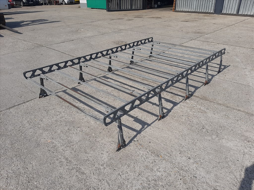 Mercedes Sprinter (W901) bontott alkatrészei 9. kép