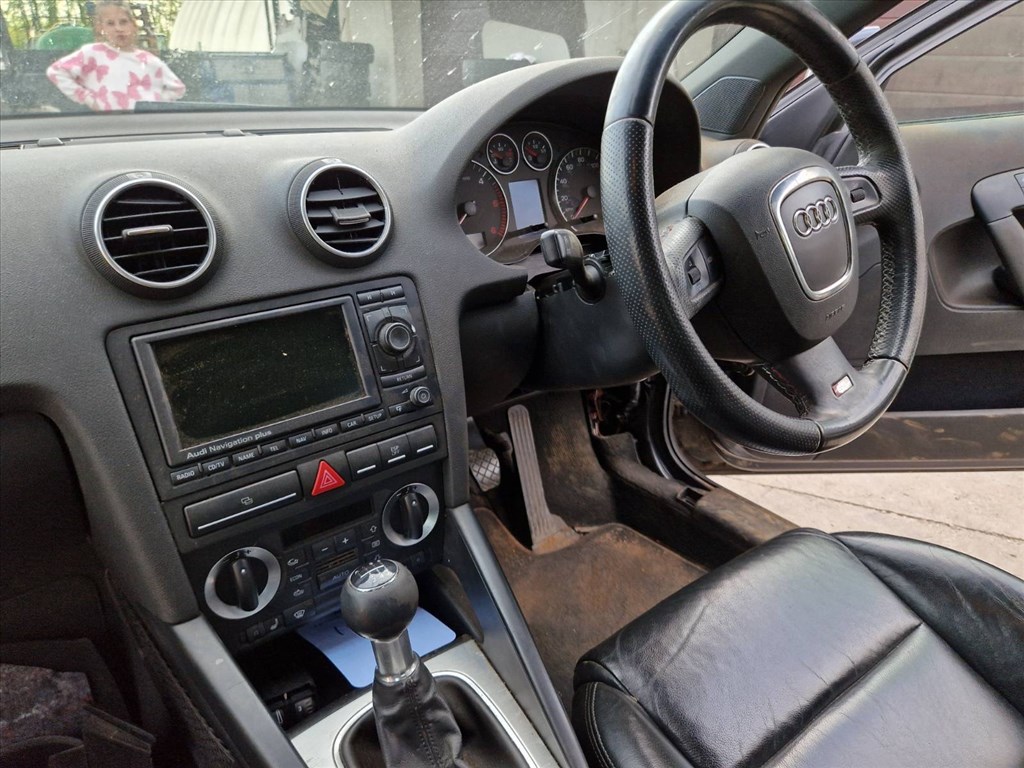 A3 8p sline 2.0pd tdi quattro alkatrészek 6. kép