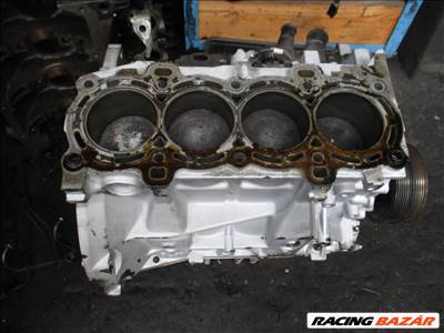 Ford Focus Mk2 C Max  1.6 16V fűzött motorblokk hengerfej nélkül HWDA