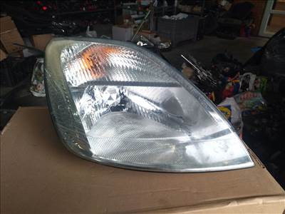 Ford Fiesta 2001-2005 jobb első fényszóró