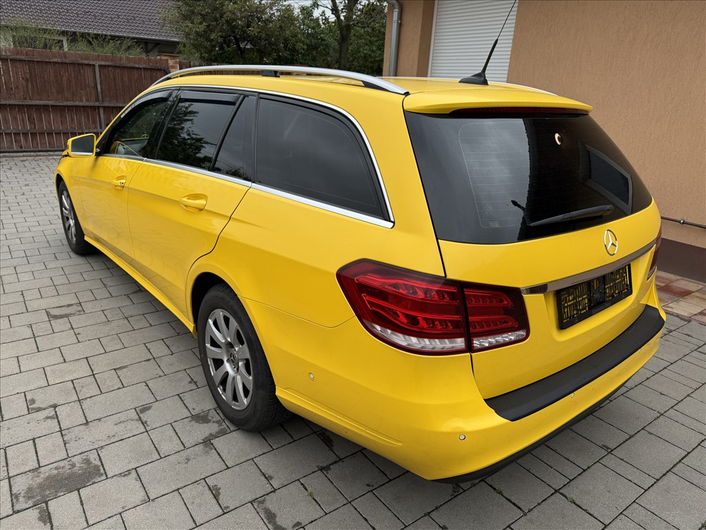 Mercedes E 200 (W212) bontott alkatrészei 2. kép