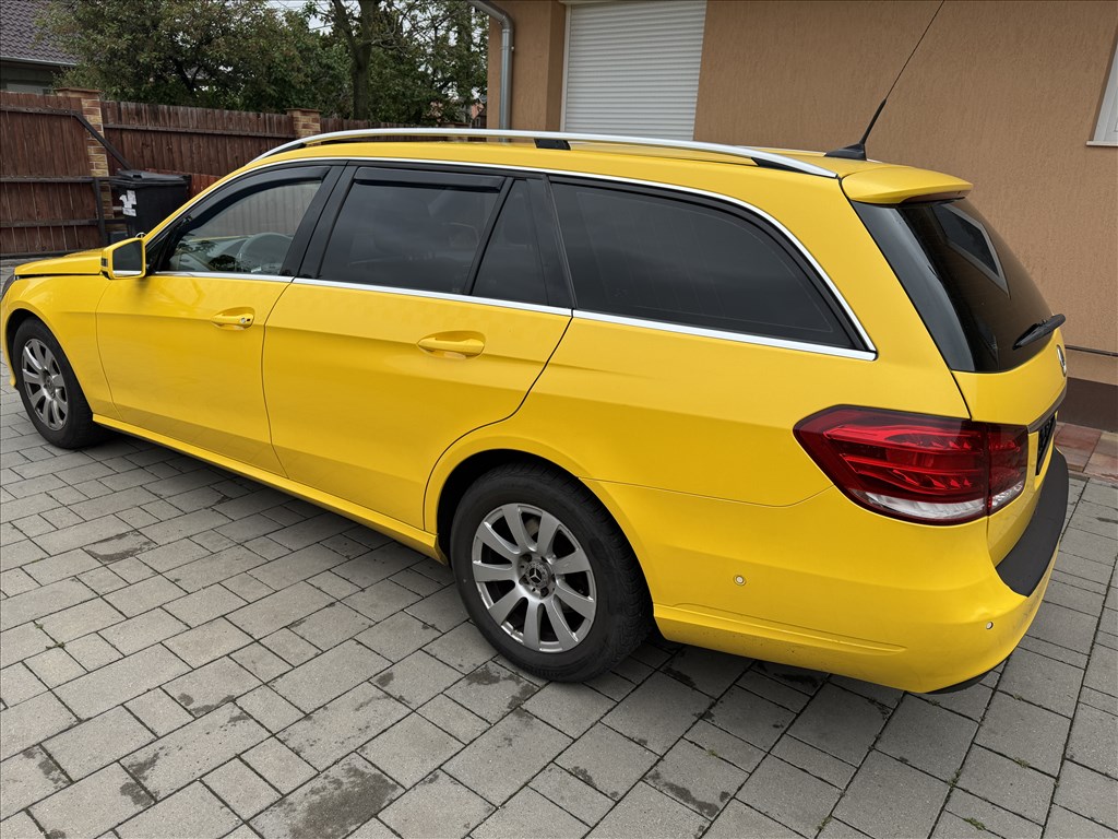 Mercedes E 200 (W212) bontott alkatrészei 3. kép
