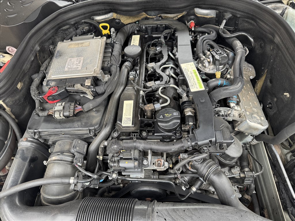 Mercedes E 200 (W212) bontott alkatrészei 6. kép