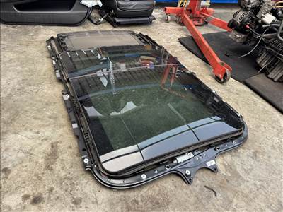 BMW E61 panoráma tető 