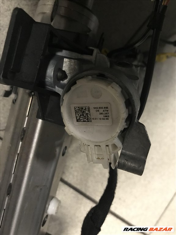 Skoda Octavia II FL DSG - gyújtáskapcsoló + kulcs 3. kép