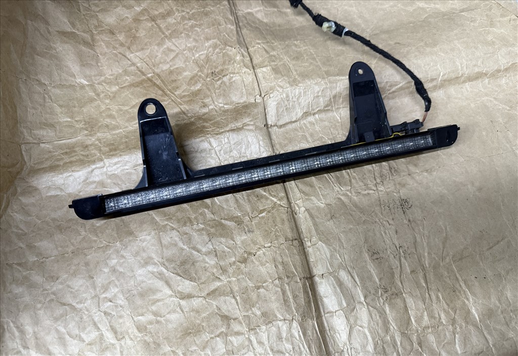 Audi A2 pótféklámpa  8z0945097 2. kép