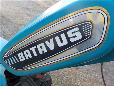 BATAVUS GO-GO 1979-ES ÉVJÁRATÚ KISMOTORRÓL GYÁRI BENZINTANK ELADÓ