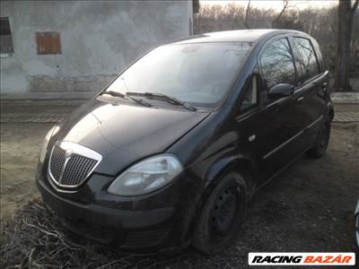 Lancia Musa bontott alkatrészei