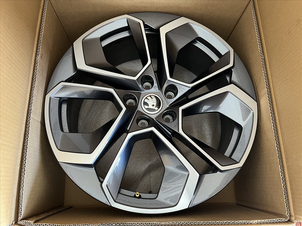 EREDETI SKODA ALTAIR 19" 5X112 SKODA SUPERB KODIAQ OCTAVIA RS . 2. kép