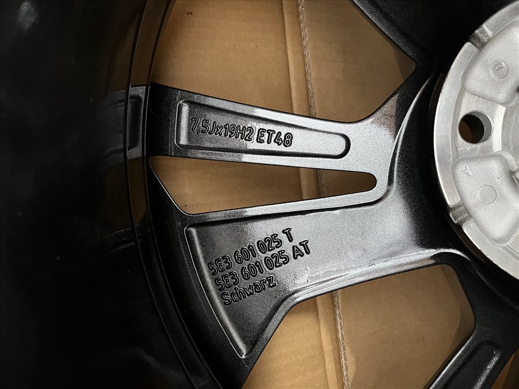 EREDETI SKODA ALTAIR 19" 5X112 SKODA SUPERB KODIAQ OCTAVIA RS . 4. kép