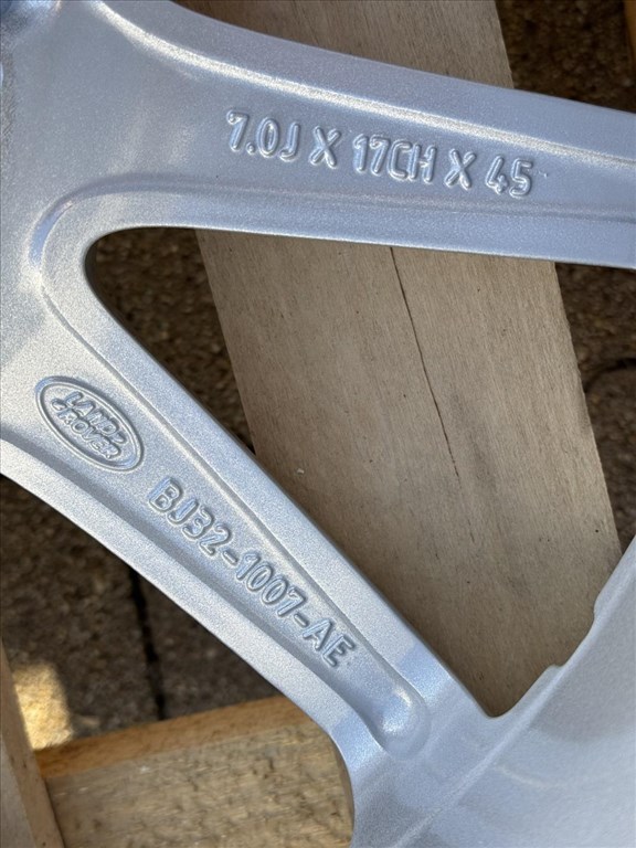 R17 5x108 Original Land Rover Evoque 7J ET45 új gyári felnik alufelnik 8. kép